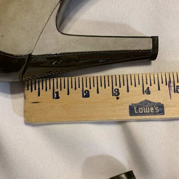 Lauren Ralph Lauren size 10B patent and suede-like heels - Picture 6 of 9